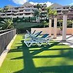 Sea View Golfing Two Bedrooms * 埃斯特波纳