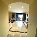 Sea View Golfing Two Bedrooms * 埃斯特波纳
