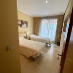 公寓 Sea View Golfing Two Bedrooms 埃斯特波纳