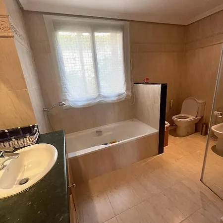Sea View Golfing Two Bedrooms Apartamento Estepona